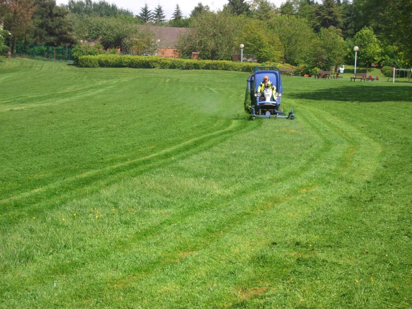 Pelouse Solutions ESAT